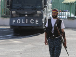 Группа вооруженных лиц захватила здание полиции утром 17 июля. При этом был убит полицейский, ранения получили четыре человека