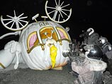  Dismaland,          Disneyland,    